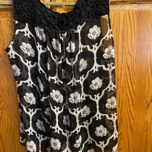 Cute Sleeveless Sheer Top. W-26”, L-28”. Black & White